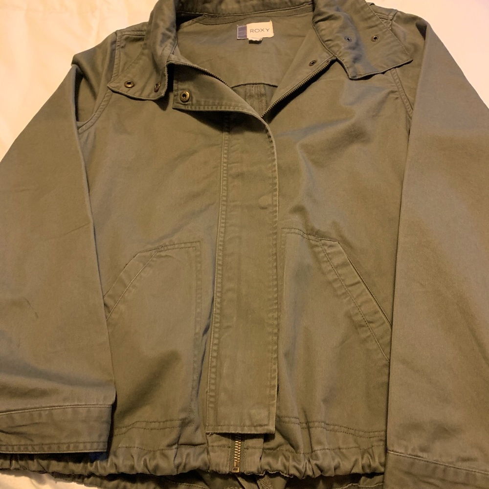 Roxy military green light weight jacket. Size L